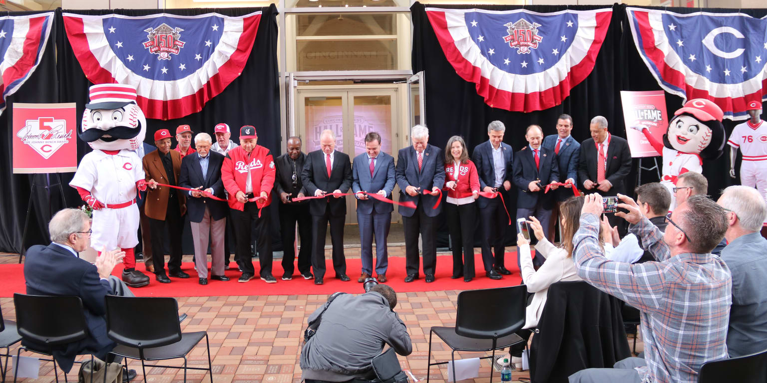 Newly renovated Reds Hall of Fame opens