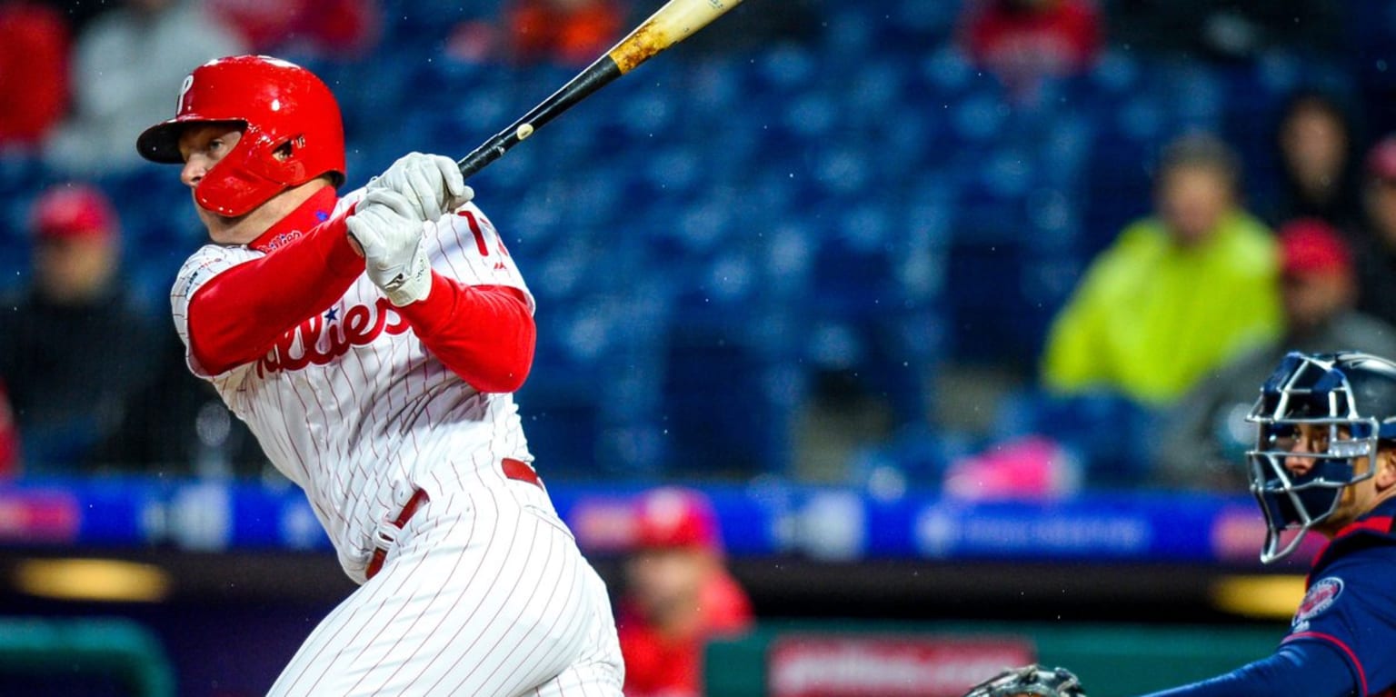 Rhys Hoskins leads Phillies high scoring offense