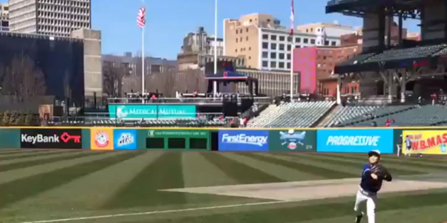 MLB fans have a field day as Lourdes Gurriel Jr. was spotted