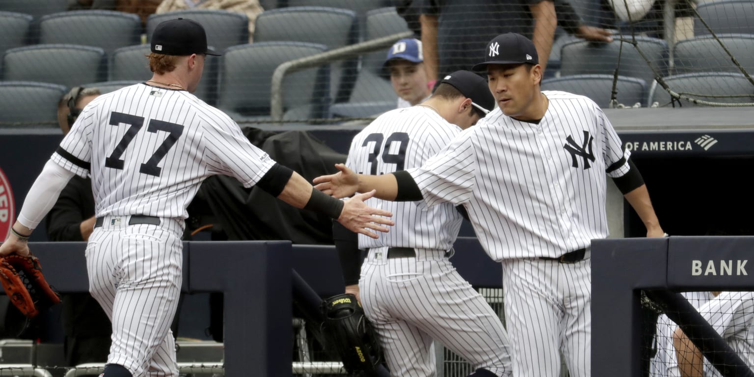 Aaron Judge exits with injury in Yankees' 4-HR win