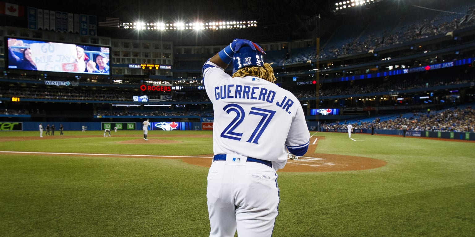 Vladimir Guerrero Jr. rocks dad's Expos jersey ahead of Blue Jays