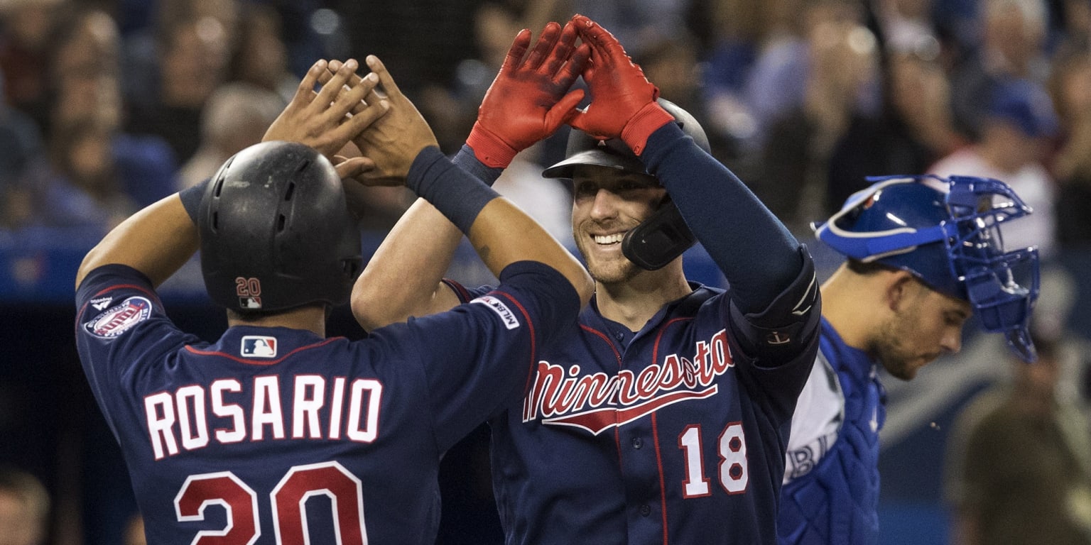 Watch: Mitch Garver hit in neck by broken bat, then slugs 2-run