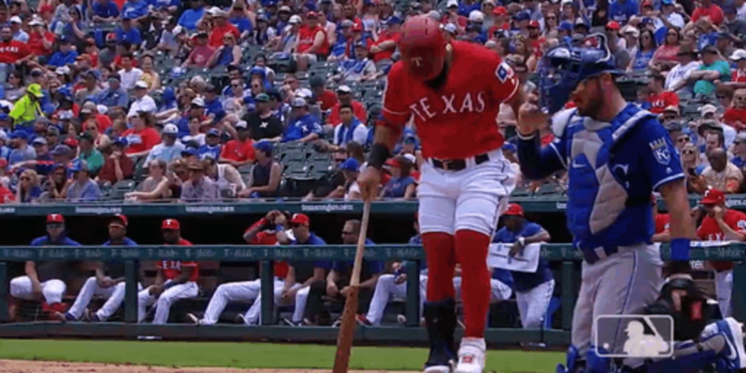 Rougned Odor y varios Rangers llegan a jugar con 'shorts