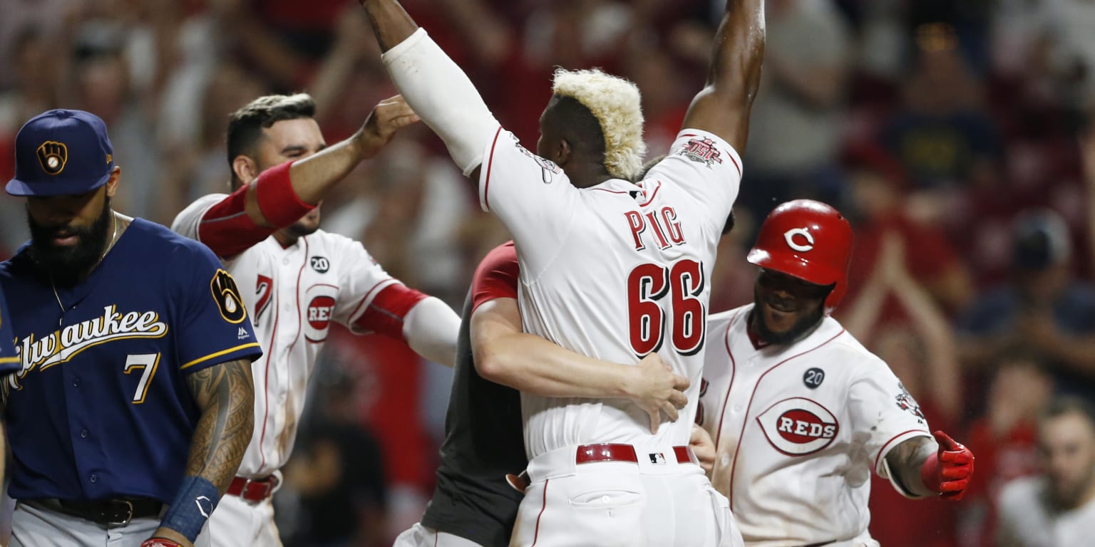 Yasiel Puig - MLB Tonight  I'm going to prepare the most I can to help  the Cincinnati Reds go to the playoffs - Yasiel Puig joined MLB Tonight to  talk about