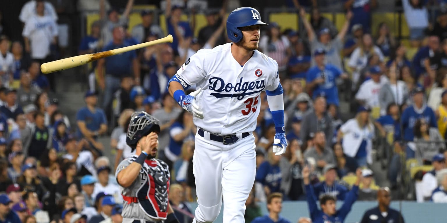 LOS ANGELES, CA - AUGUST 24: Los Angeles Dodgers right fielder Cody  Bellinger (35) hits a single in the third inning of a game against the New  York Yankees played on August