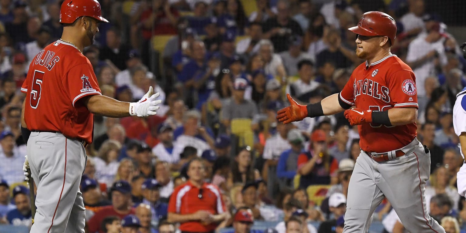 Freeway Series begins at Dodger Stadium