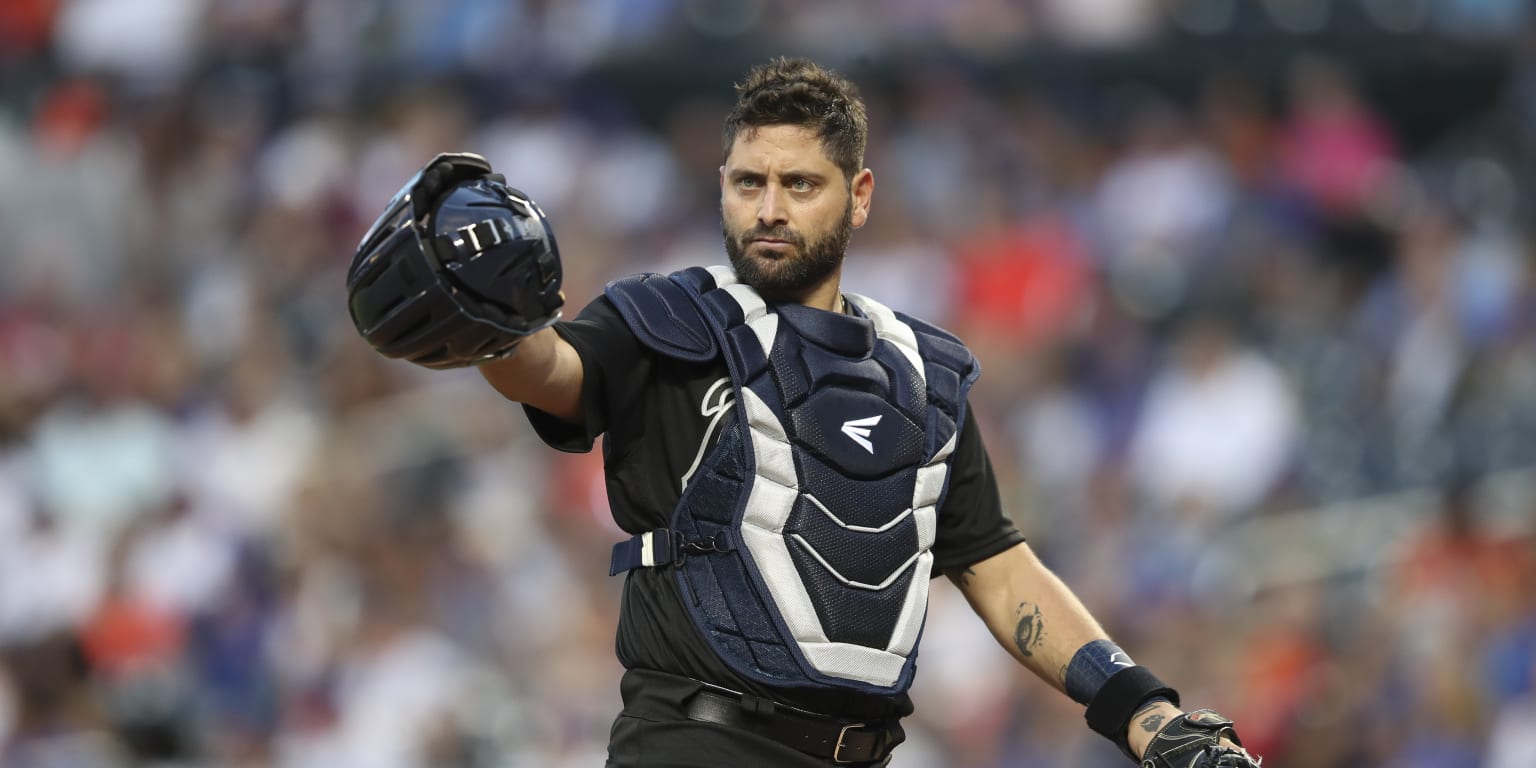 Report: Braves want to add Francisco Cervelli