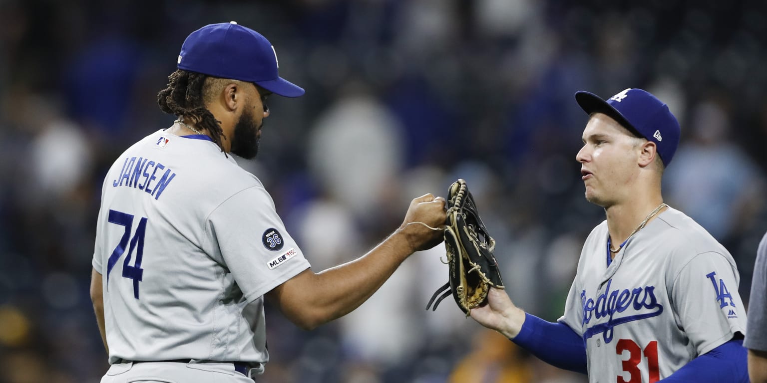 Former Dodgers Reliever Credits Dave Roberts, Pitching in LA For Saving  Career - Inside the Dodgers