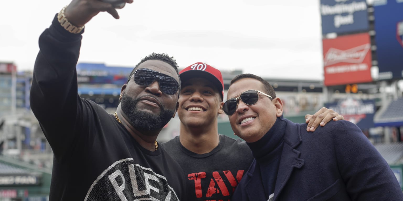 Soto celebró su cumpleaños 21 rodeado de amigos