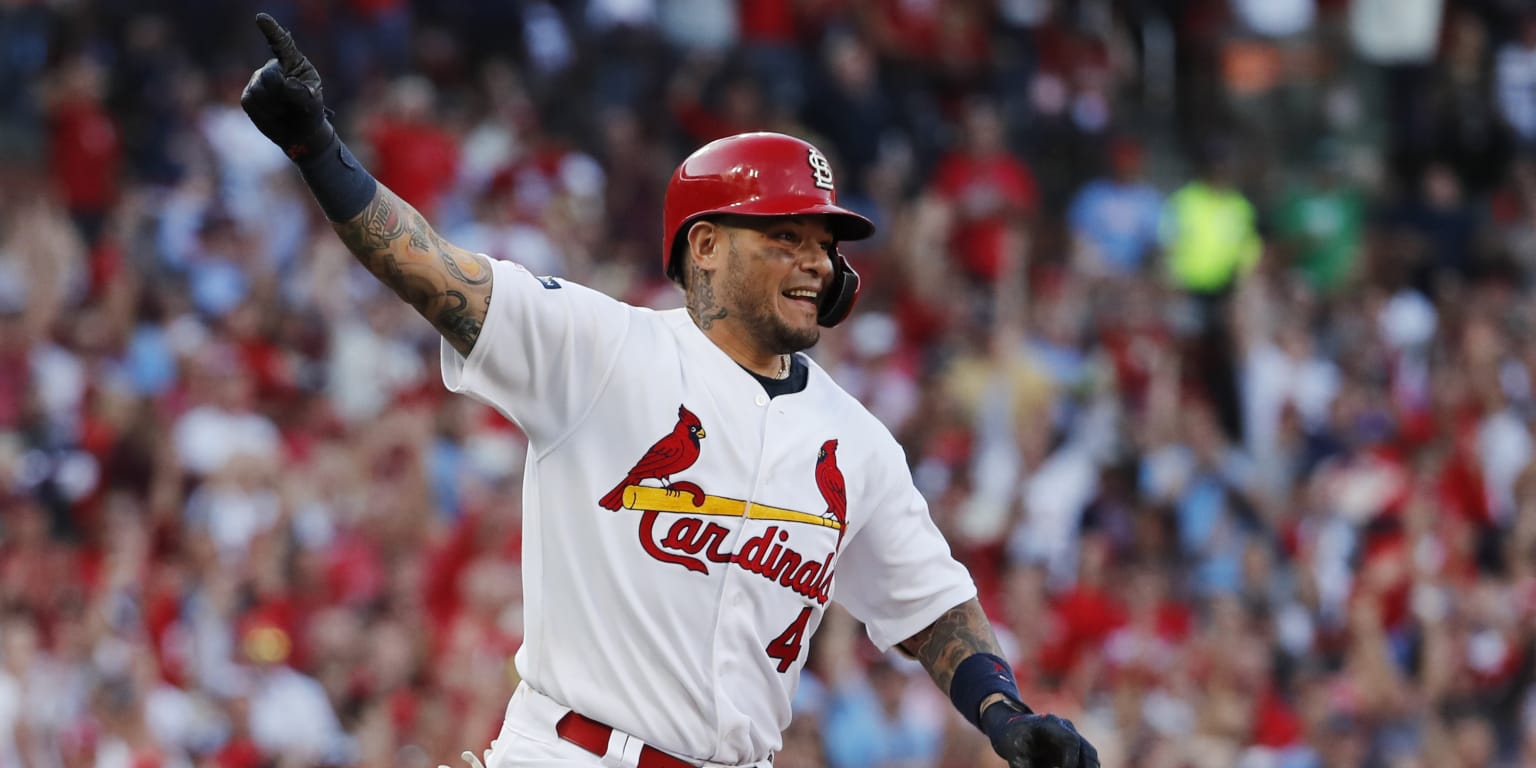 MLB rumors: One-time possible Yankees target Yadier Molina is considering  retirement 