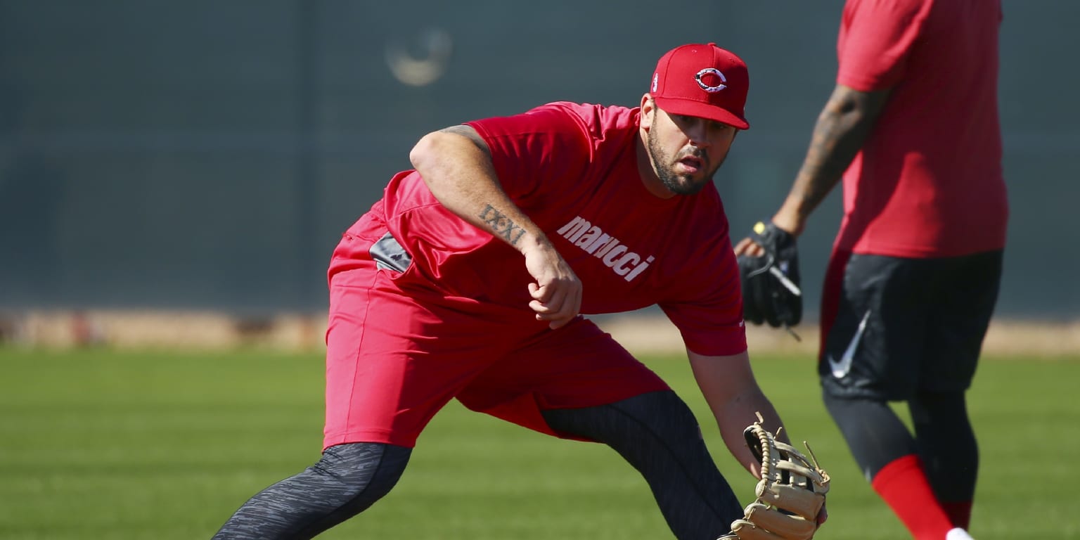 MLB News: Mike Moustakas to play second base - Over the Monster