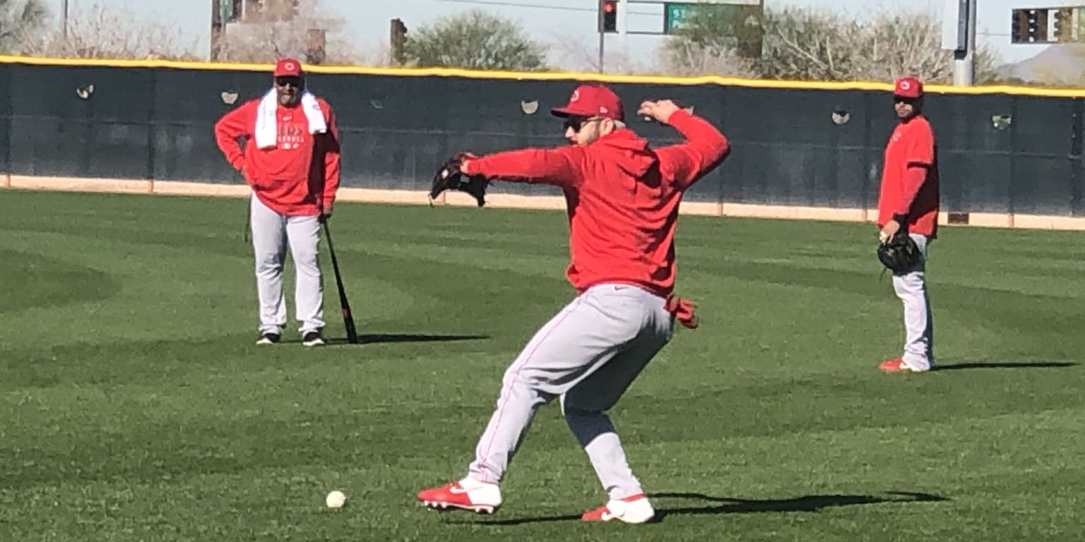 Reds third baseman Eugenio Suárez takes a big step in his rehab