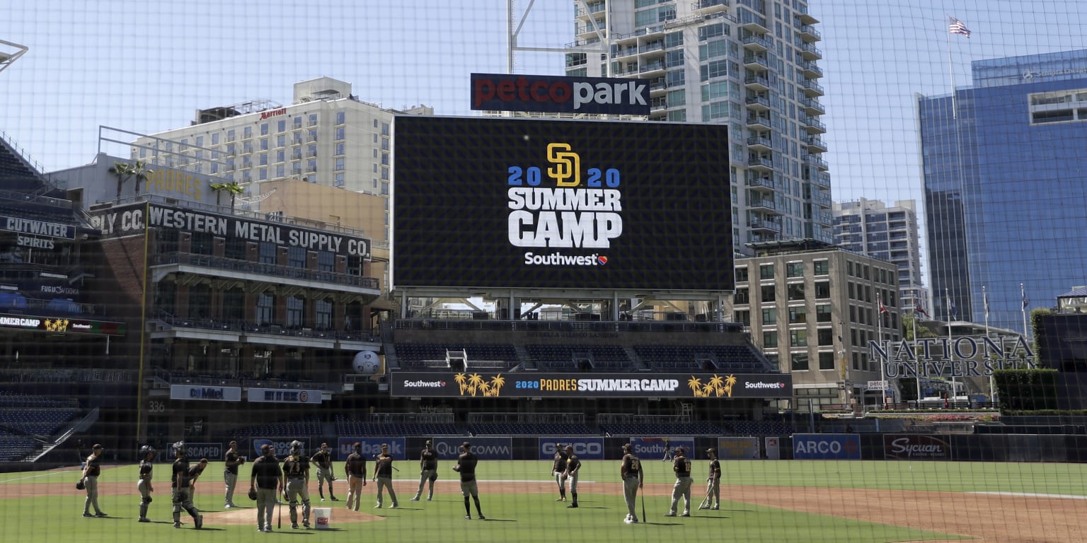 Padres play intrasquad game on Day 1 of Summer Camp
