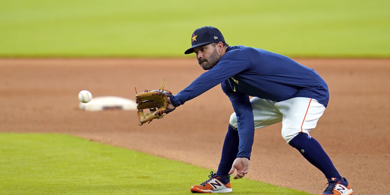 Video: Fan runs onto field, hugs Houston Astros' Jose Altuve