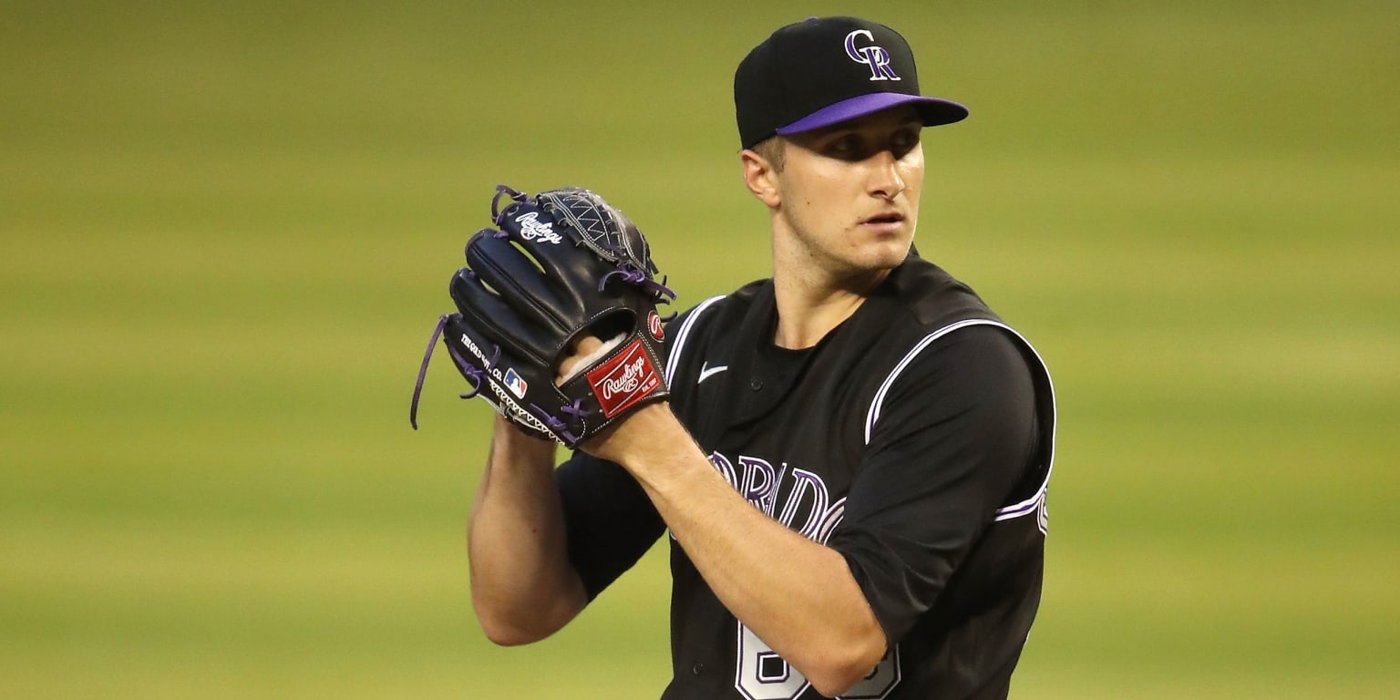 Diamondbacks manager ejected after Kole Calhoun headbutts ball