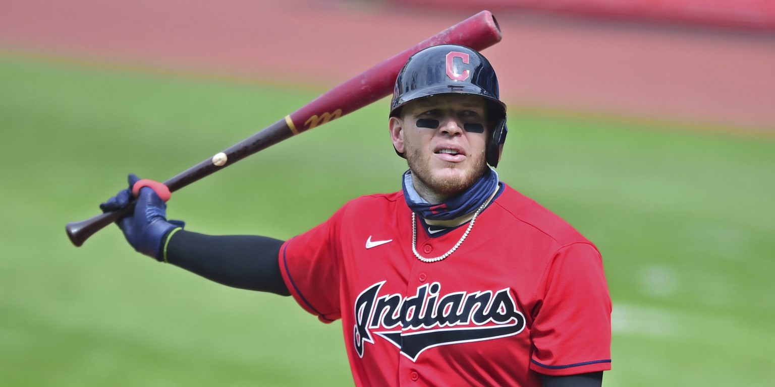 Cleveland Indians' Francisco Lindor, Roberto Perez strike Gold