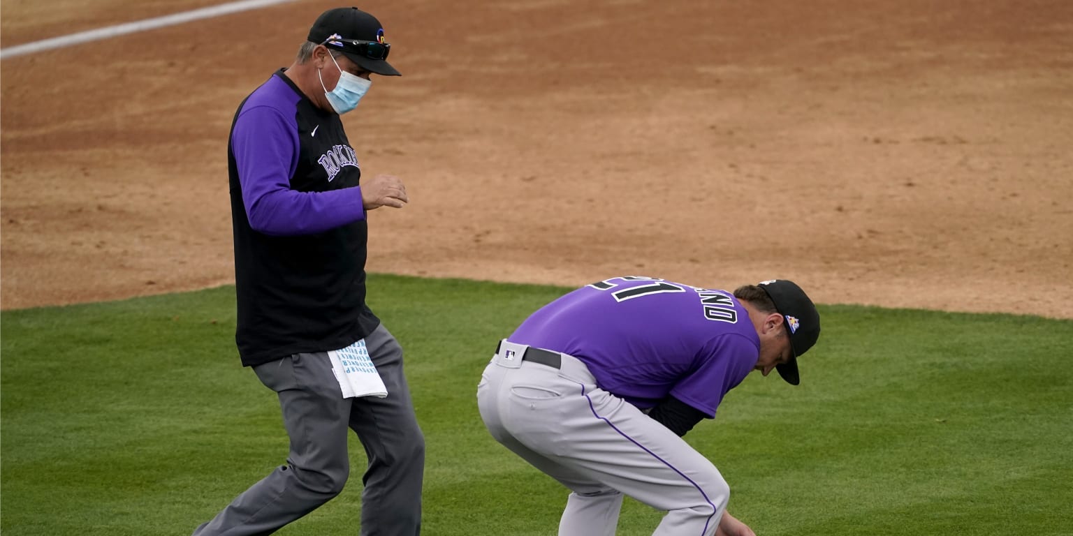 Rockies' Kyle Freeland injures right shoulder in 1-0 loss to Giants