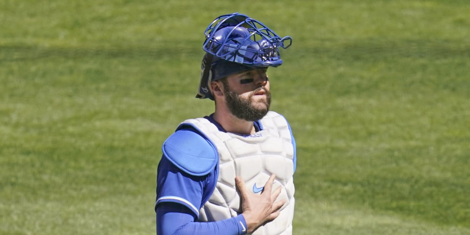 KC Royals trade catcher Cam Gallagher to San Diego Padres