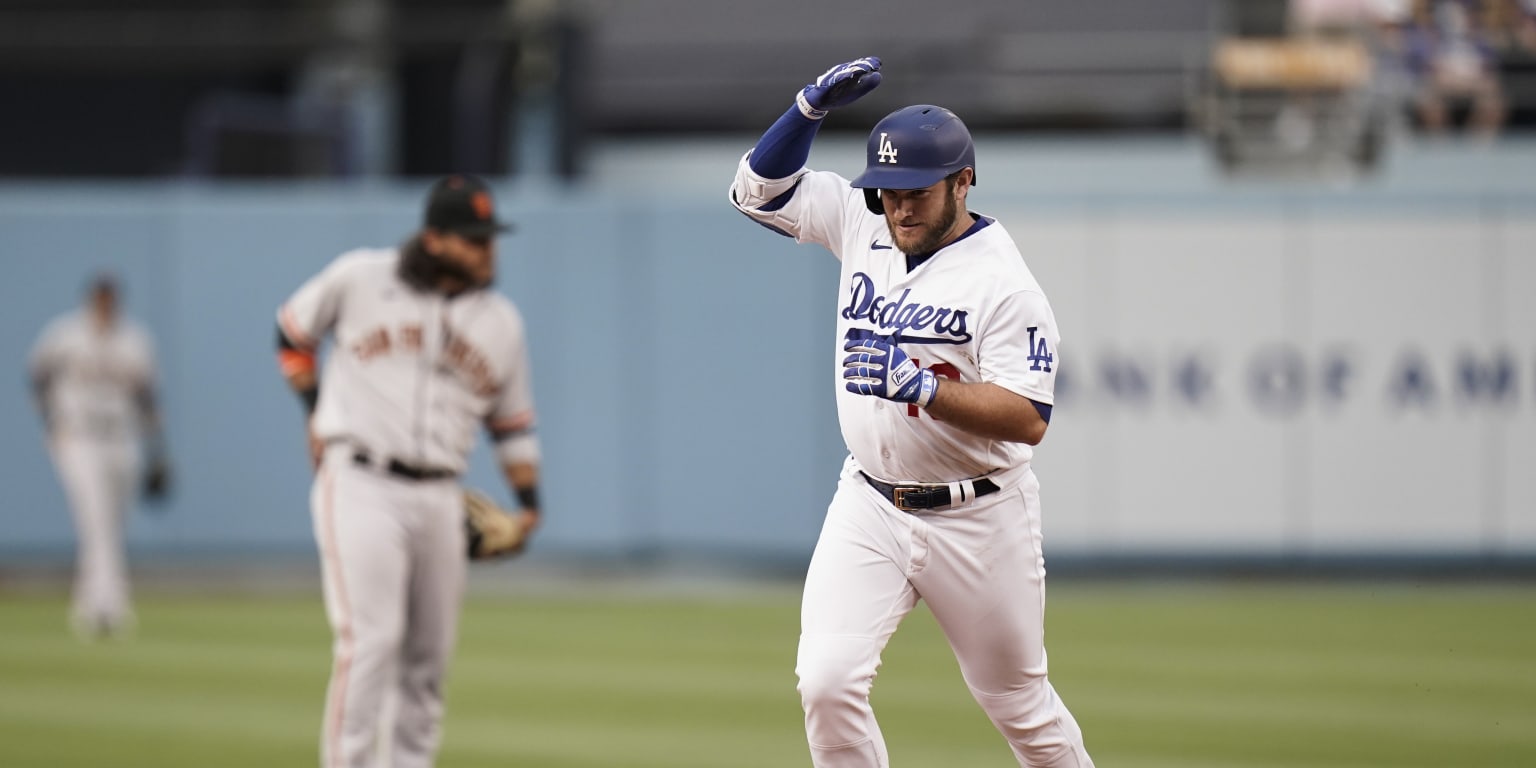 Dodgers News: Dave Roberts Commends Giants' Buster Posey For