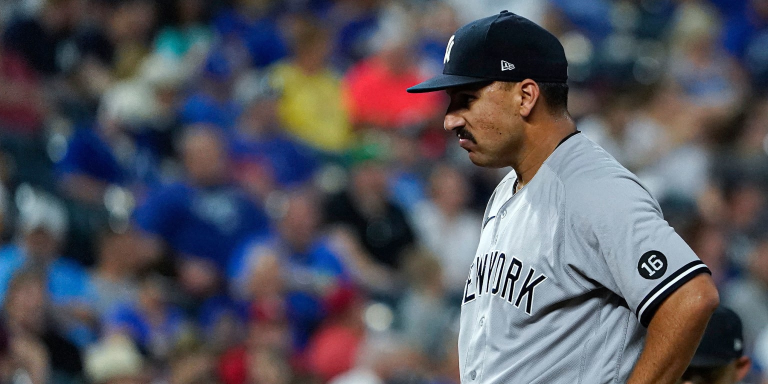 Yankees sunk by four errors vs. Royals