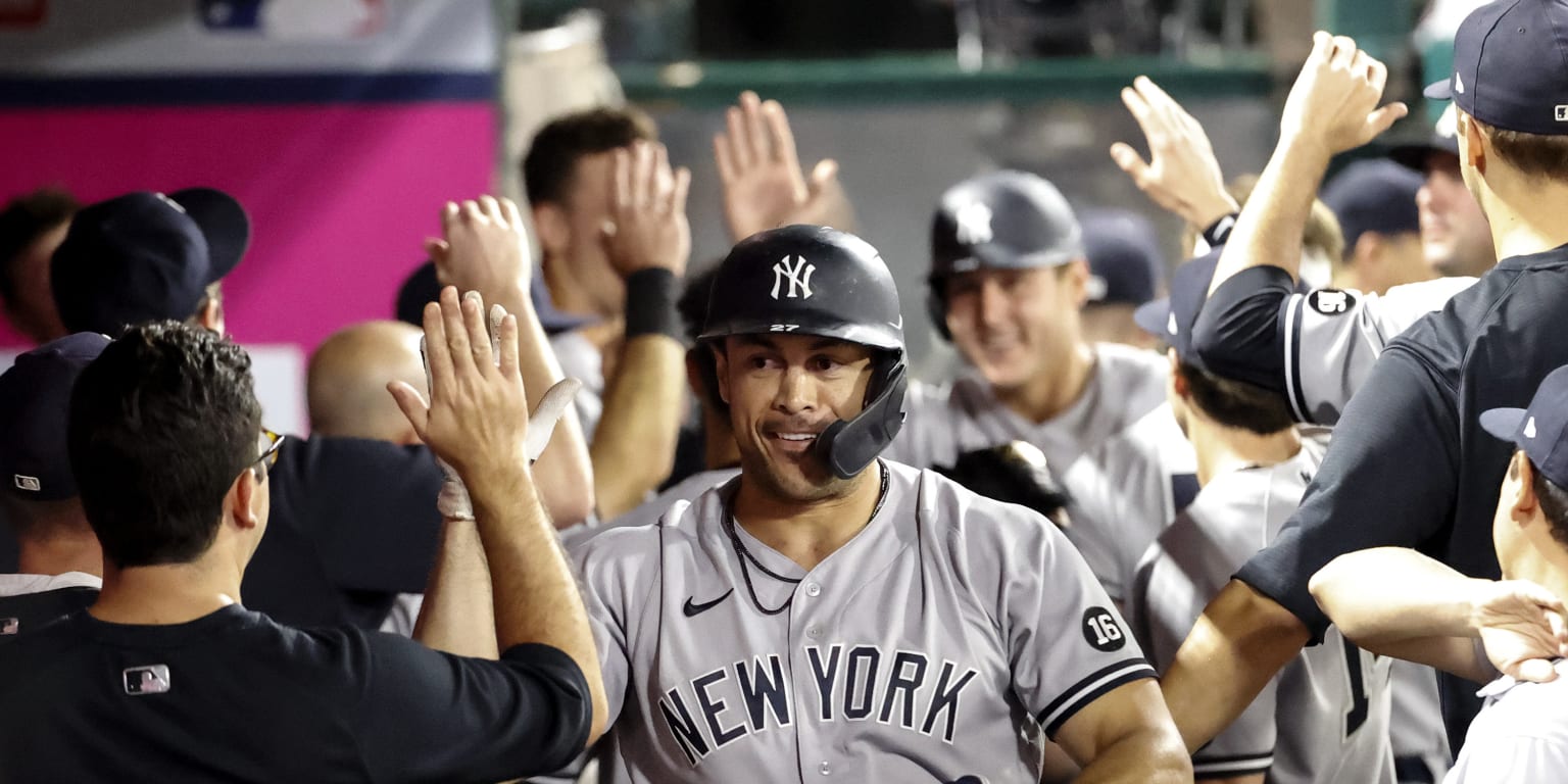 Giancarlo Stanton hits 42nd home run as Miami Marlins defeat