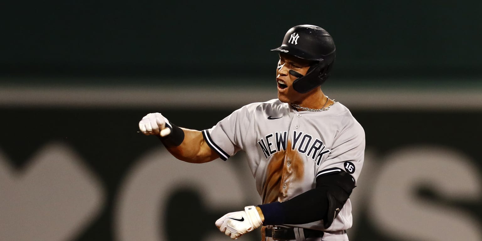 Aaron Judge dislocates pinky after making Red Sox pay for bizarre sequence