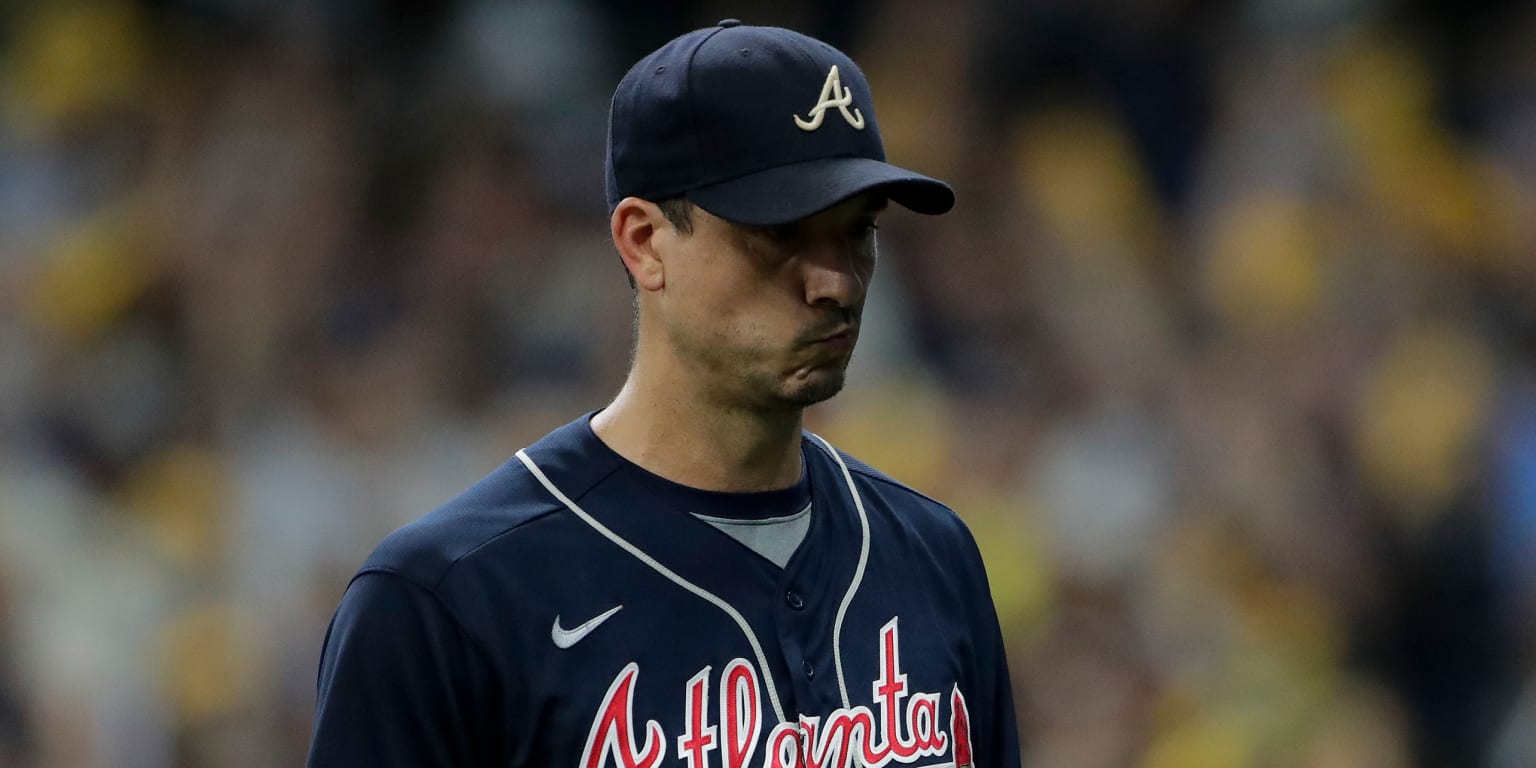 Braves vs. Brewers: Why Luis Urías' questionable catch was not a reviewable  play 