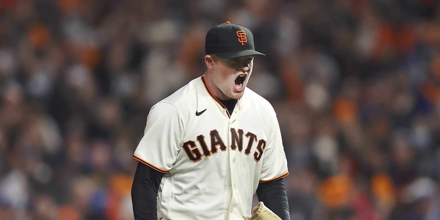 Lincecum dominates; Giants edge Braves in Game 1