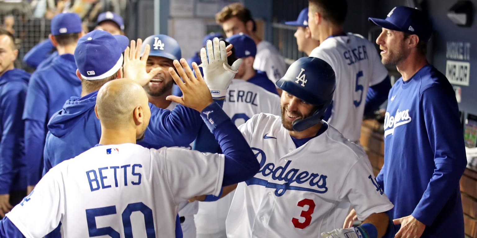 Dodgers' Chris Taylor gives back to honor friend