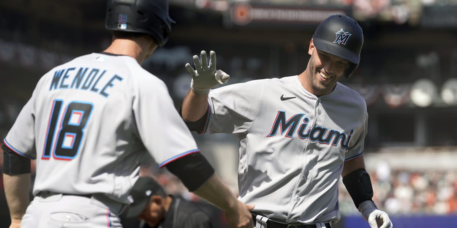 Jacob Stallings does it all in first Miami Marlins game