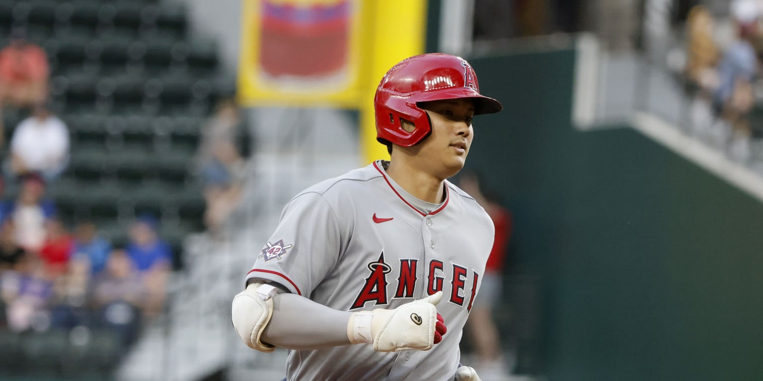 Ohtani gets up with 2 HR and leads the Angels