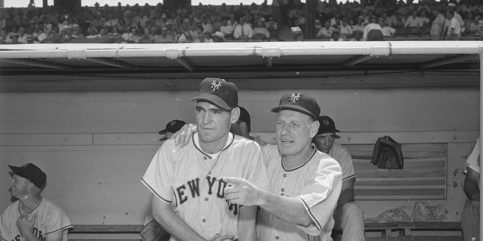 Lot Detail - 1952 EARLY WYNN CLEVELAND INDIANS GAME WORN HOME FULL