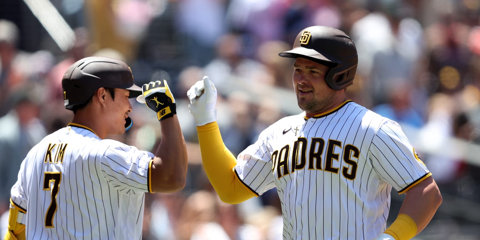 Luke Voit homers twice as Padres fall to Cubs 7-5