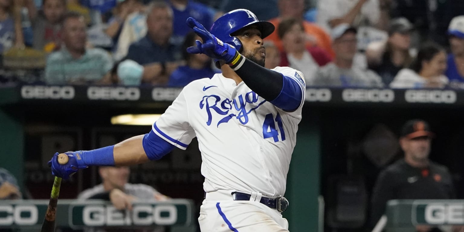 Nick Pratto's first walk-off homer powers Royals past Red Sox