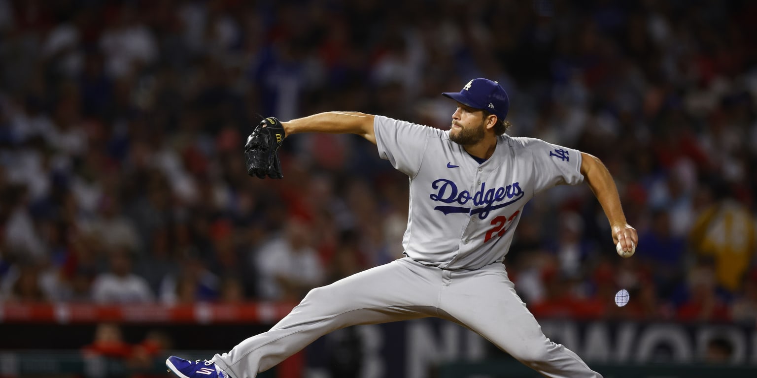 Clayton Kershaw's 9-word reaction to Freddie Freeman signing with Dodgers
