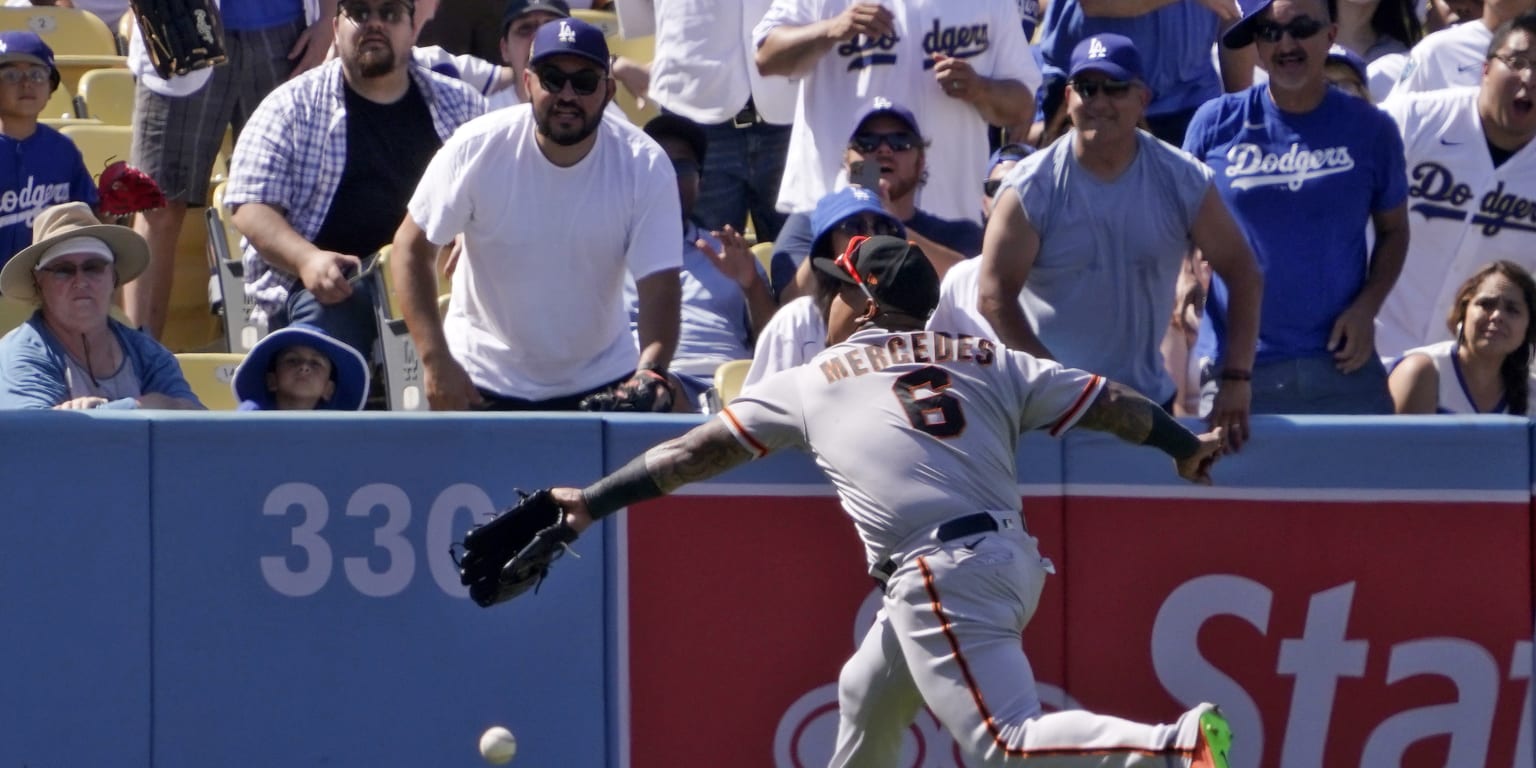 Yermín Mercedes missed catch leads to Dodgers sweep of Giants