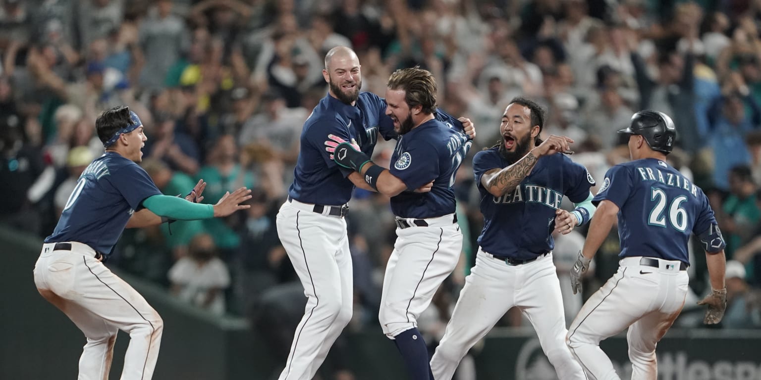 WATCH: Adam Frazier Hits Game-Winning Double to Send Mariners to