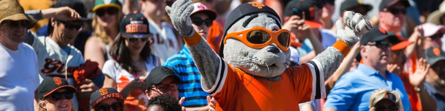 LOU SEAL PREDICTS HOME RUN!! Giants mascot Lou Seal cheers BEFORE