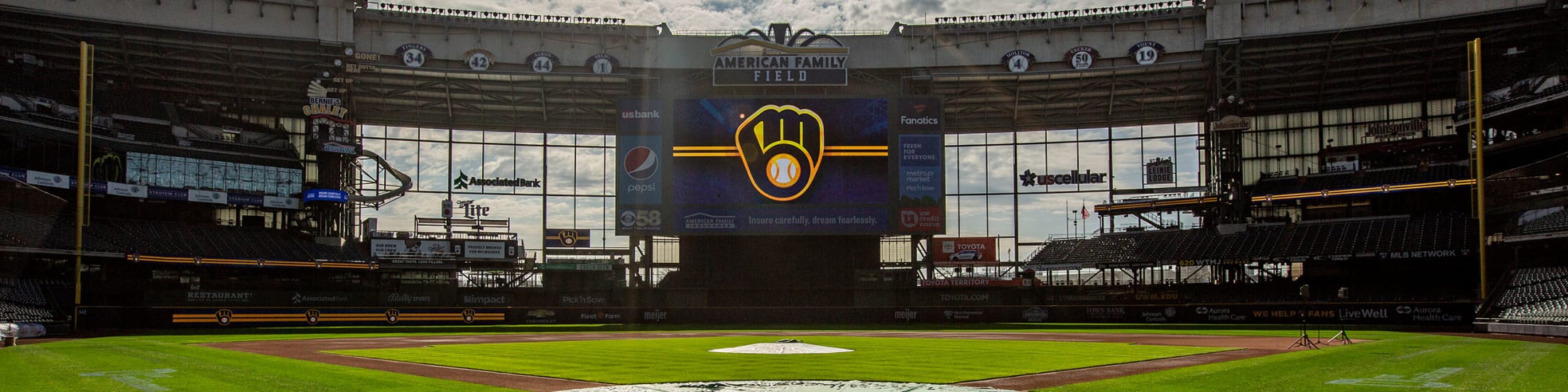 Brewers partner with Northwestern Mutual on jersey patch - WTMJ