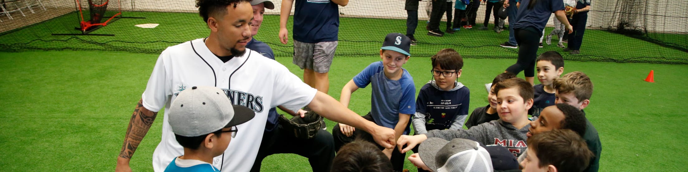 Former Mariner's charity helps families coping with disabilities