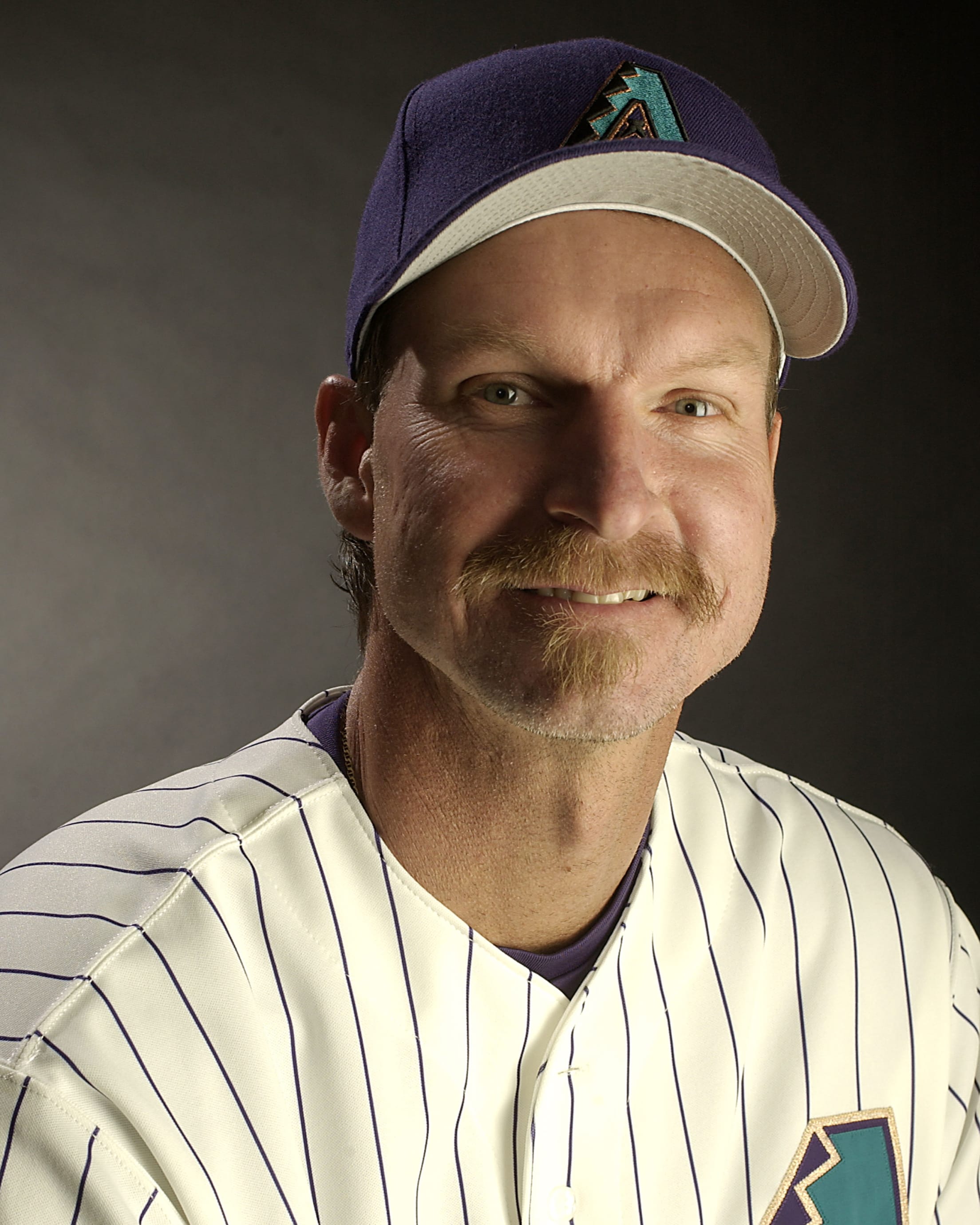 Mark Grace' runs over kid in D-backs Legends Race blooper