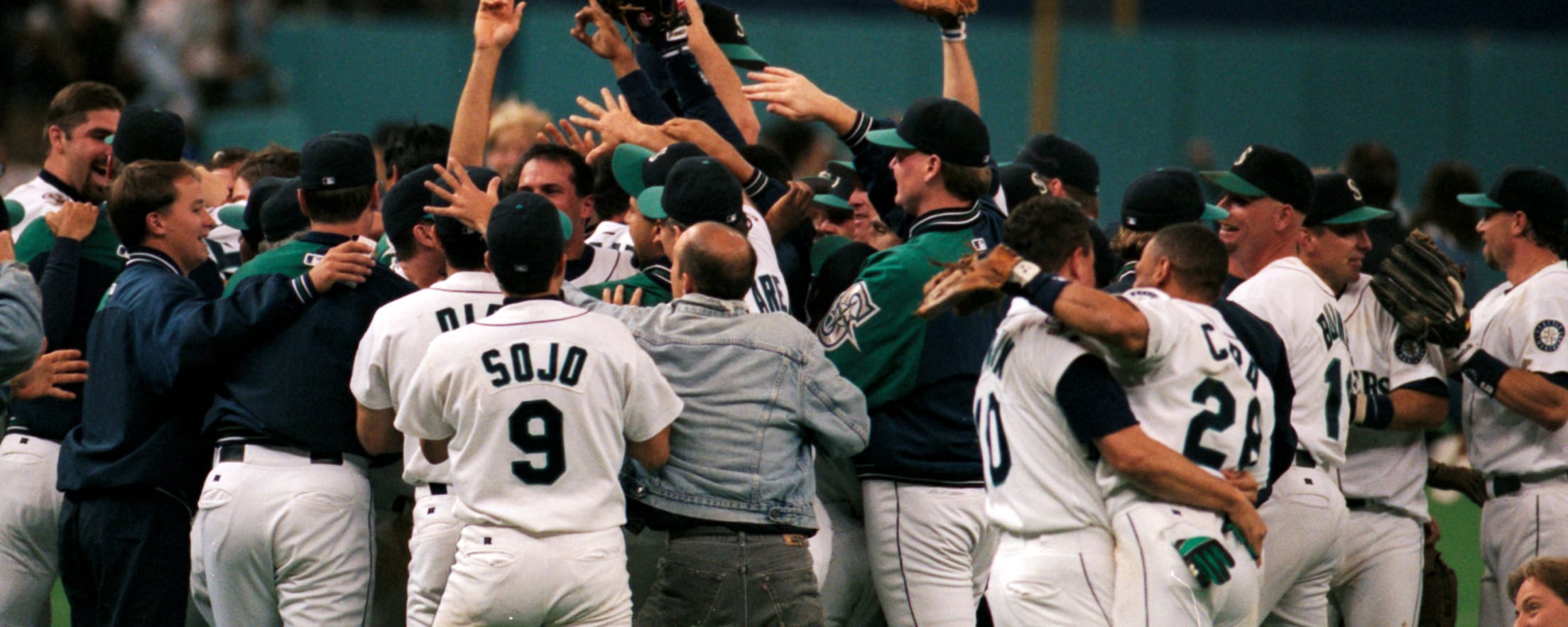 13 April, 1995: Seattle Mariners outfielder Jay Buhner (19) posses