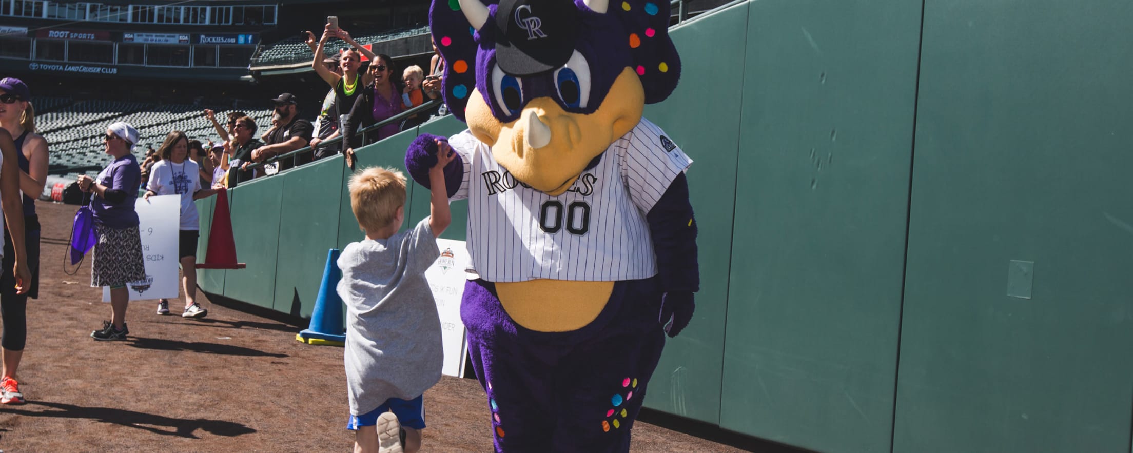 Rockies mascot, Dinger, makes argument for best-dressed over the