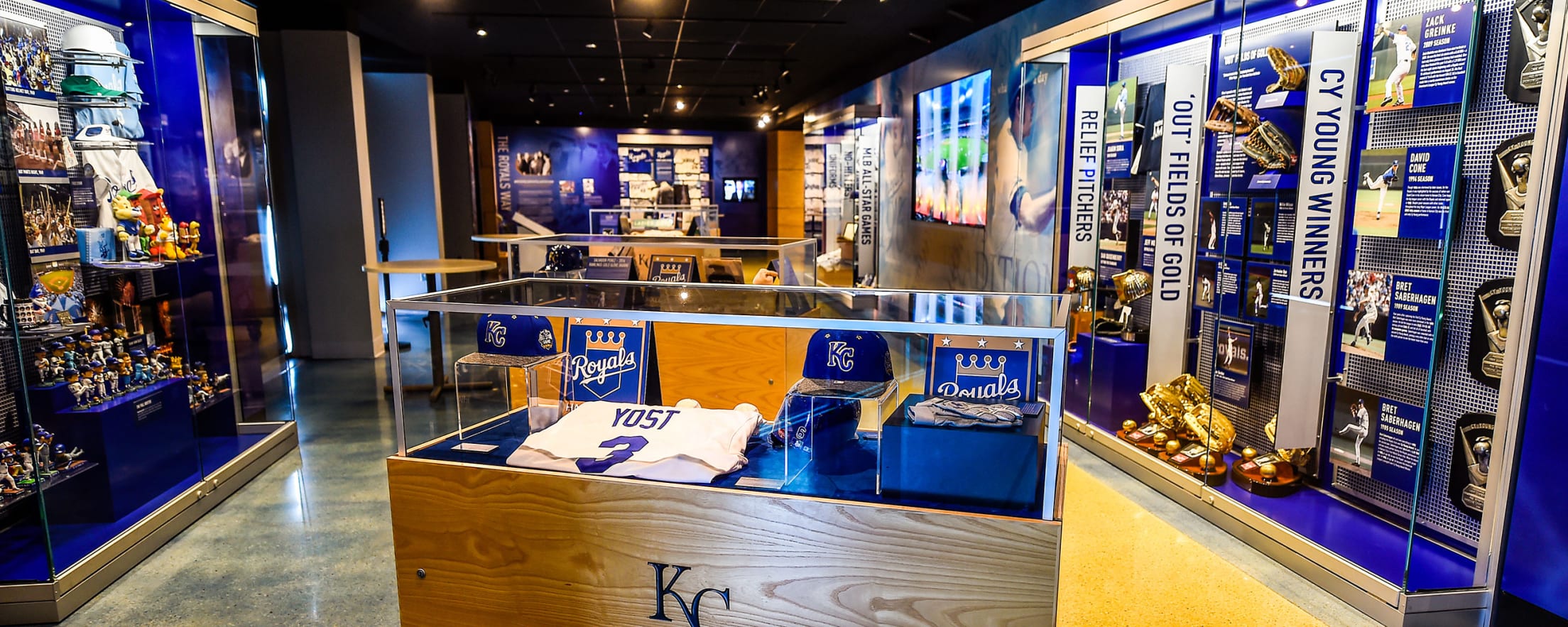 Royals Charities: World Series Champions Replica Trophy