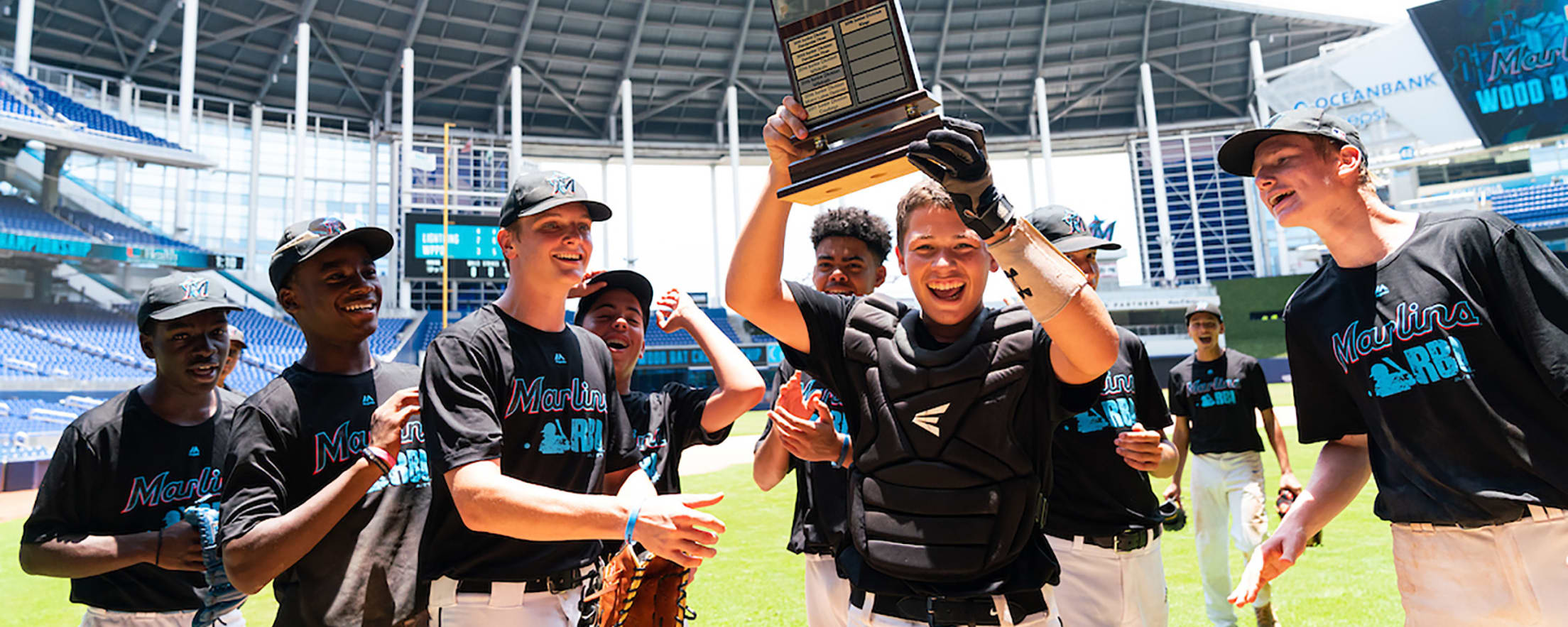 Today at the Marlins team store 🤩🏆 #marlins #makeitmiami #mlb #baseb