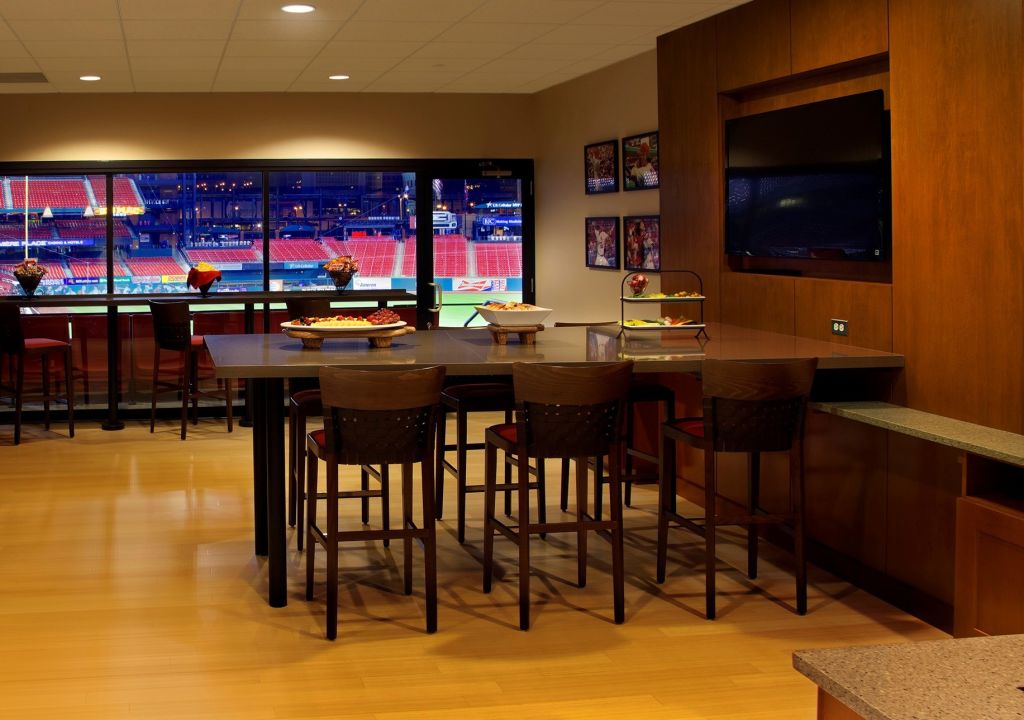 What Do Diamond Box Seats At Busch Stadium Include Elcho Table