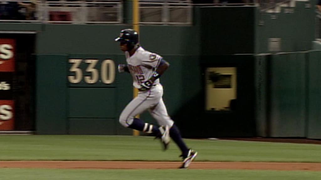 Soriano's 40th homer of 2006