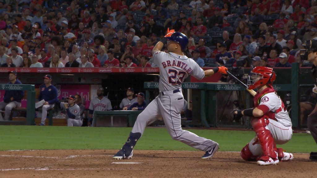 Brantley detona HR de 3 carreras