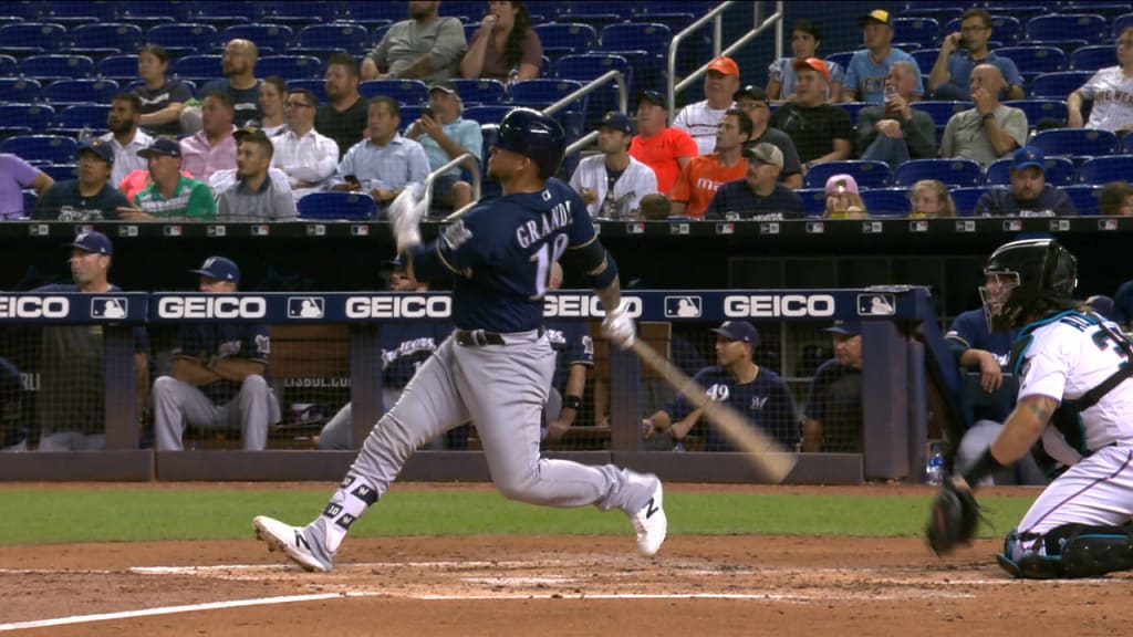 Grandal remolca con doblete