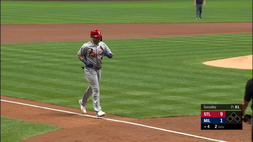 Molina pega HR solitario